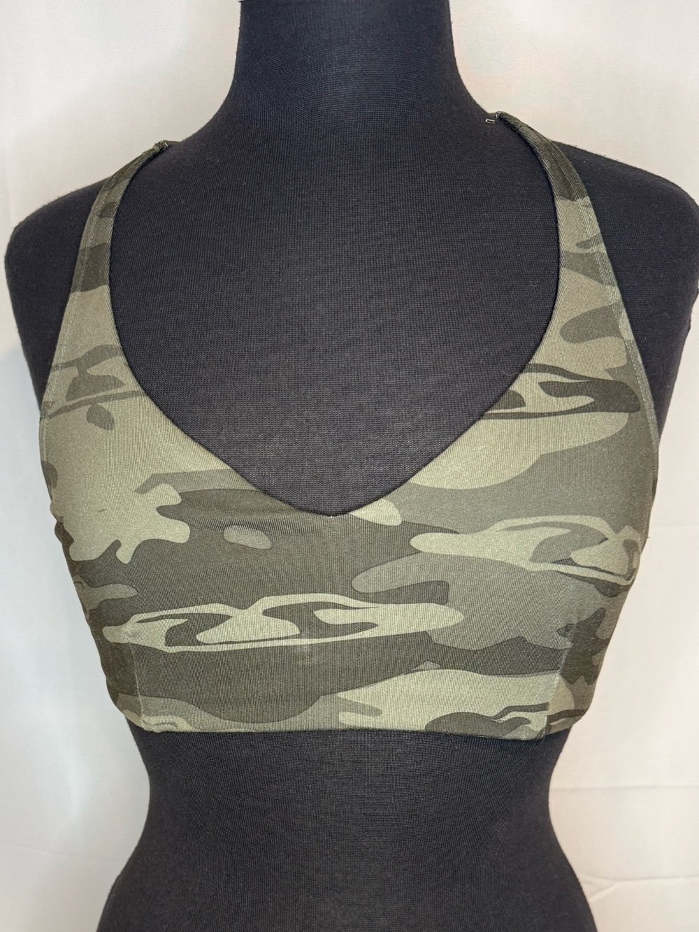 Lululemon Women’s Green Camo Racerback Sports Bra Size 10 Medium Support